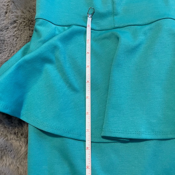 Turquoise body con dress with peplum middle - Picture 5 of 16